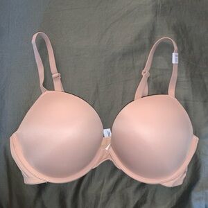 PINK Victoria's Secret 
Wear Everywhere Super Push-Up Bra 36C (NWT)